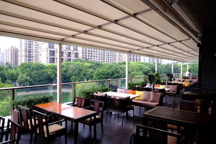 pergola with removable roof for hotel